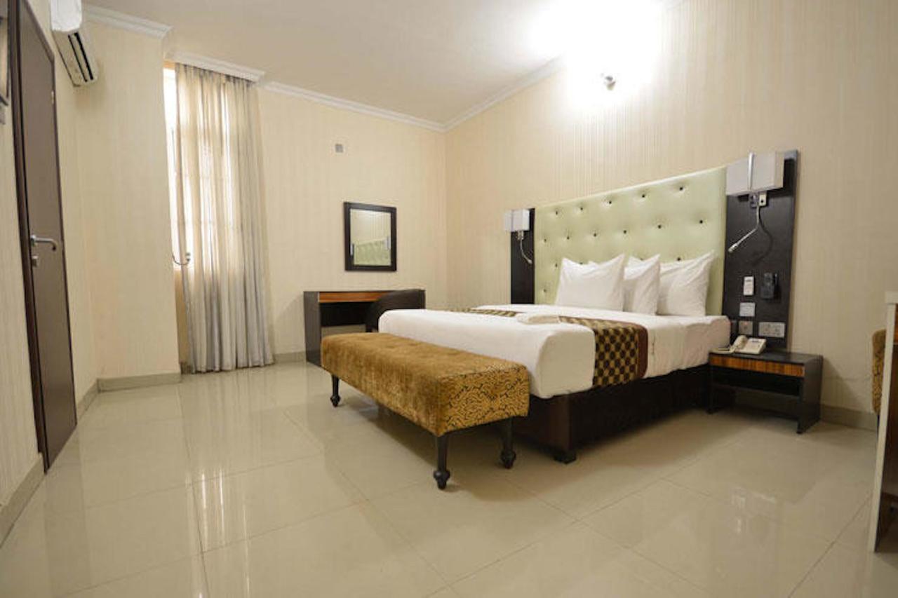 Lakeem Suites Agboyin Surulere Lagos Exterior photo